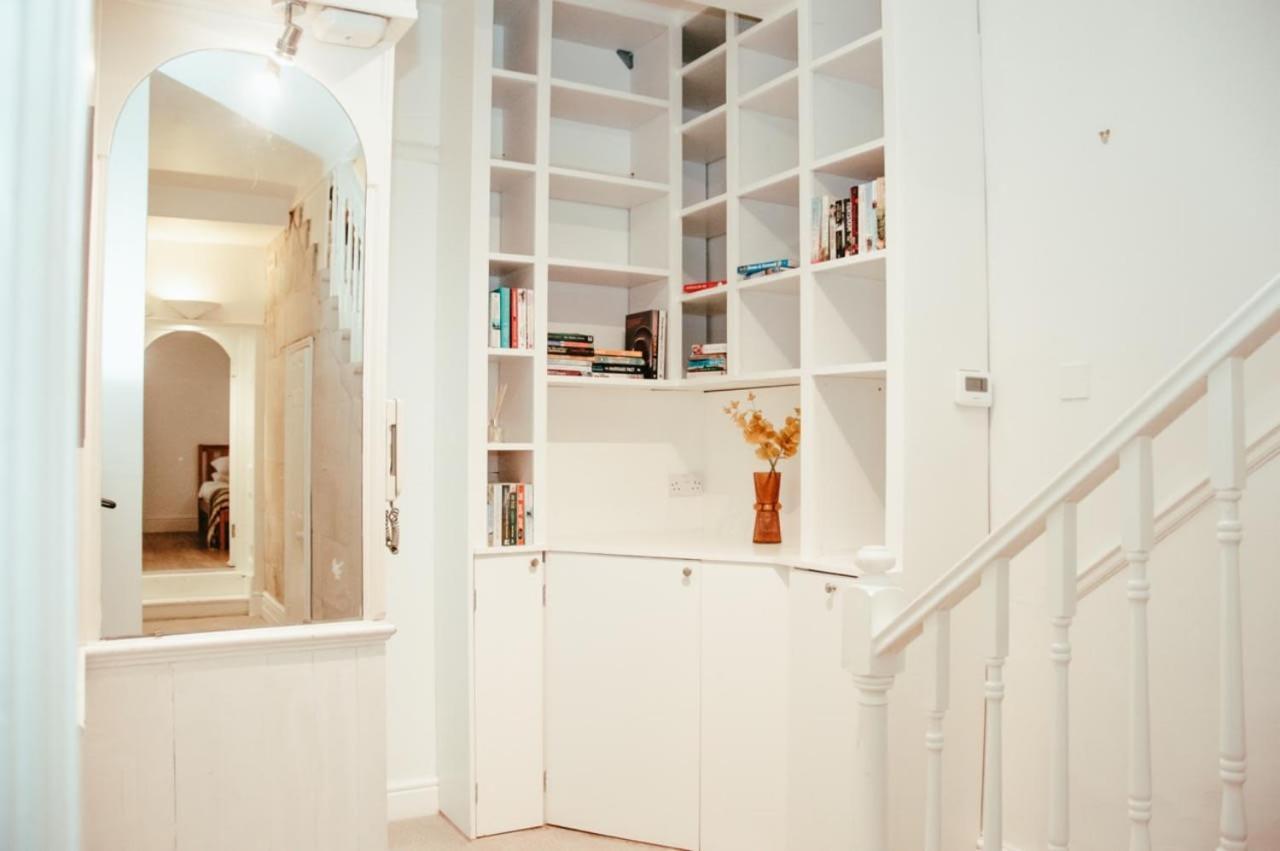 Garden Flat In Period Property Centrally Located Bath Exterior photo